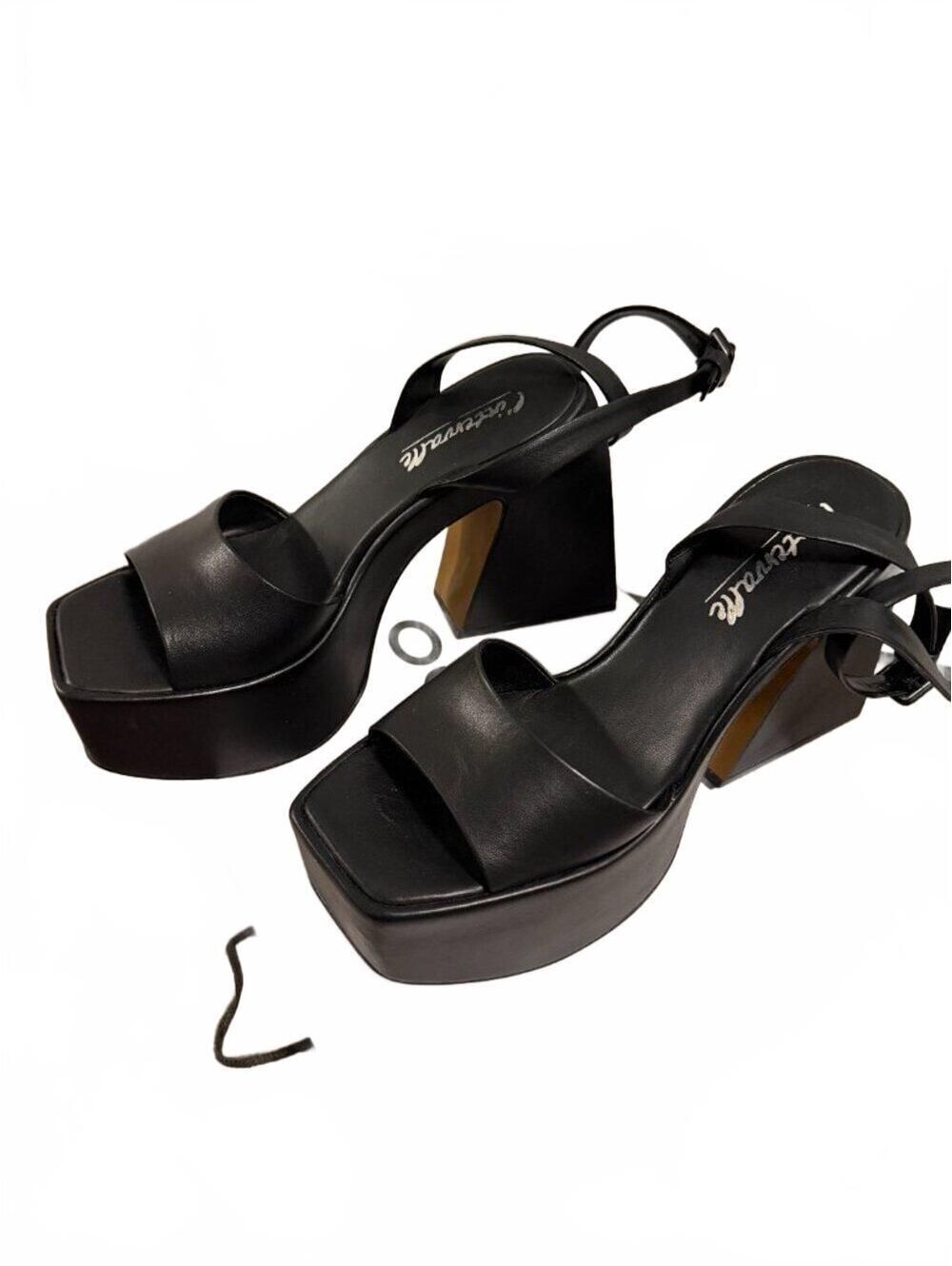 L'intervalle Scorpios Black Leather Heels - Picture 2 of 4